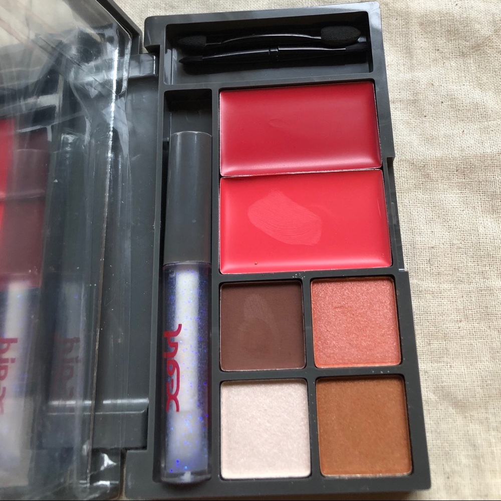 Japanese brand makeup kit